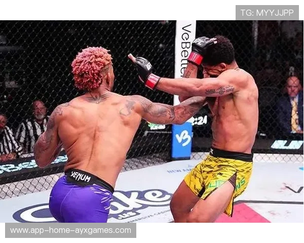 UFC伯恩斯摔跤技术训练更全面——冠军之路的秘密武器