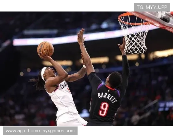 快船后场稳住局势赢得季后赛关键分